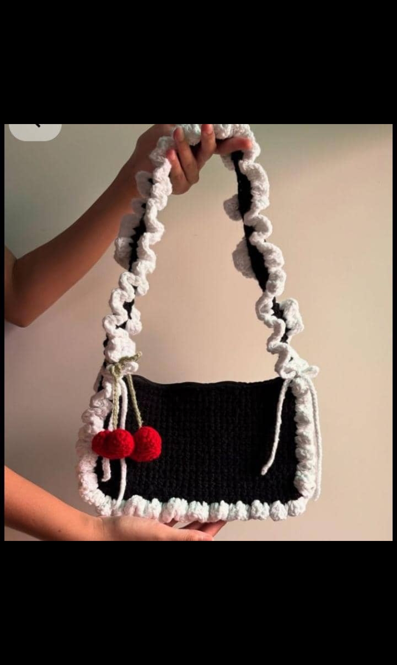 Crochet shoulder bag